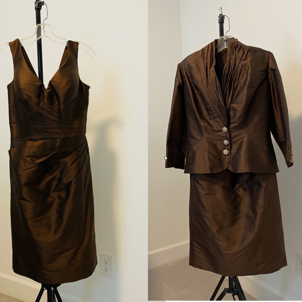 100% Silk Brown Sarah Daniell Mother of the Bride/Groom Gown. Size 8/10